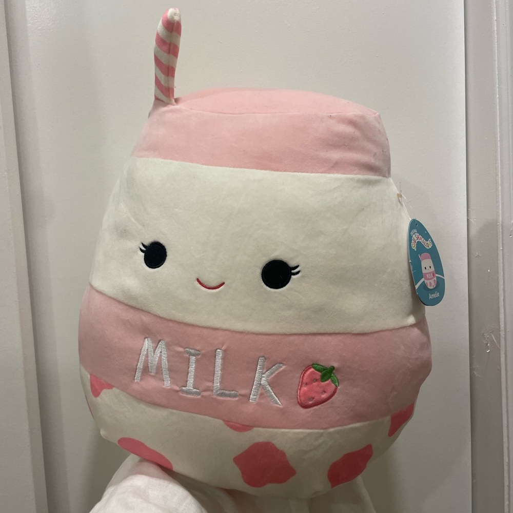 AMELIE STRAWBERRY MILKSHAKE SQUISHMALLOW 24" INCHES
